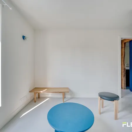 Bright T2 With Balcony And Rooftop Views 9th District Apartamento *