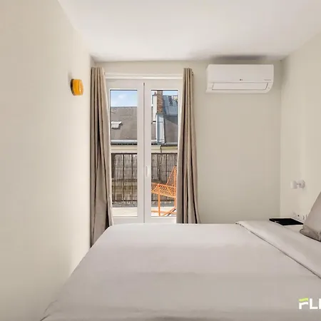 Apartment Bright T2 With Balcony And Rooftop Views 9th District Paris